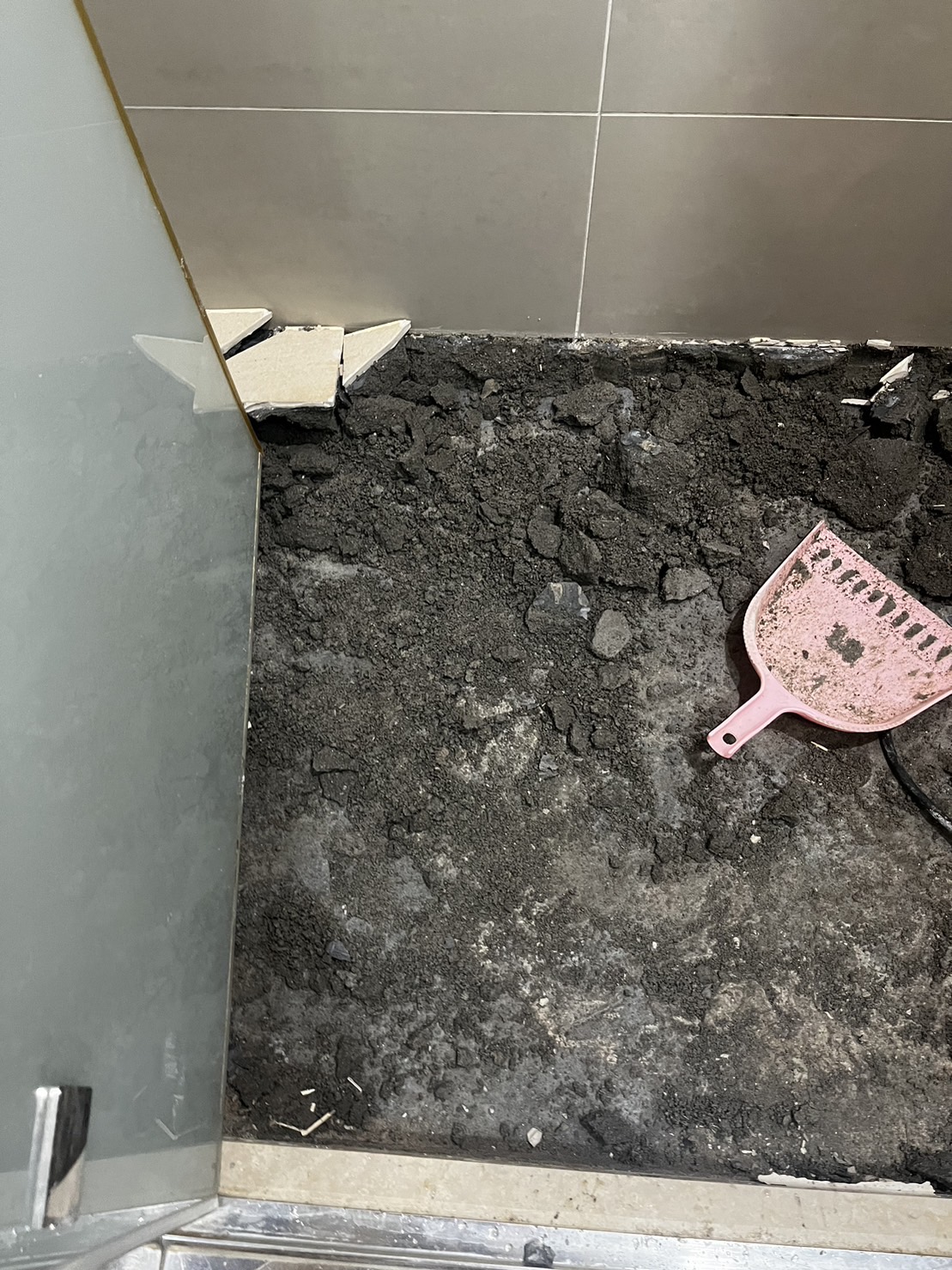 三重捷運菜寮站住戶端浴室地坪抓漏防水工程