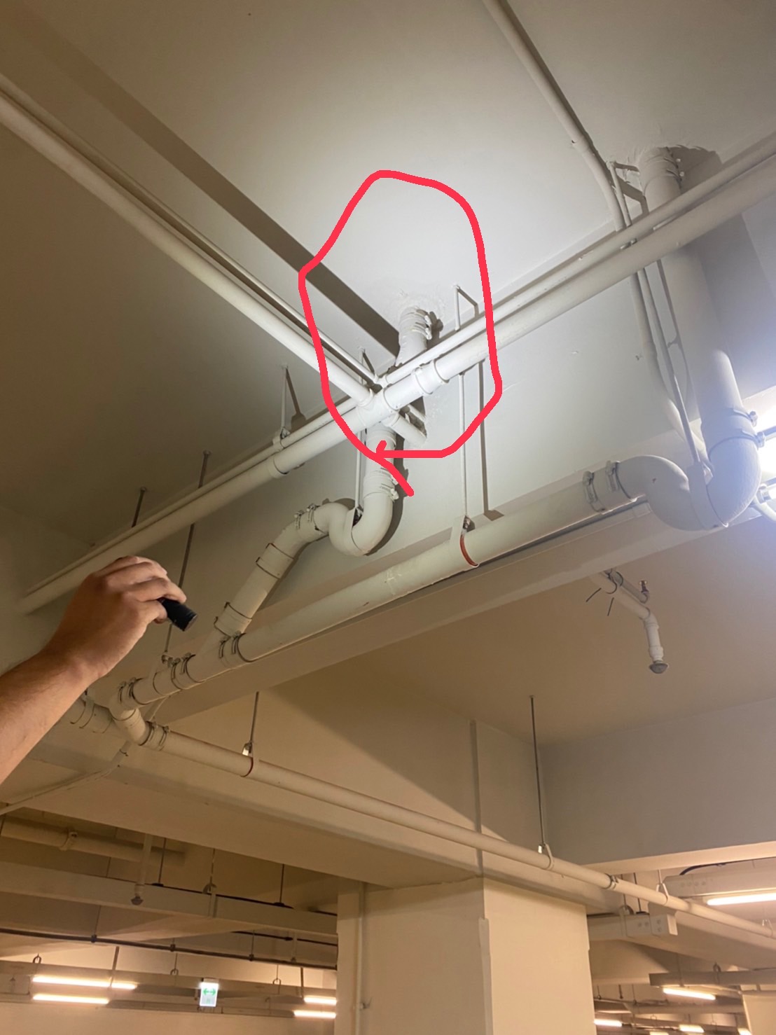 新店區公所B4F公設倒吊管抓漏作業