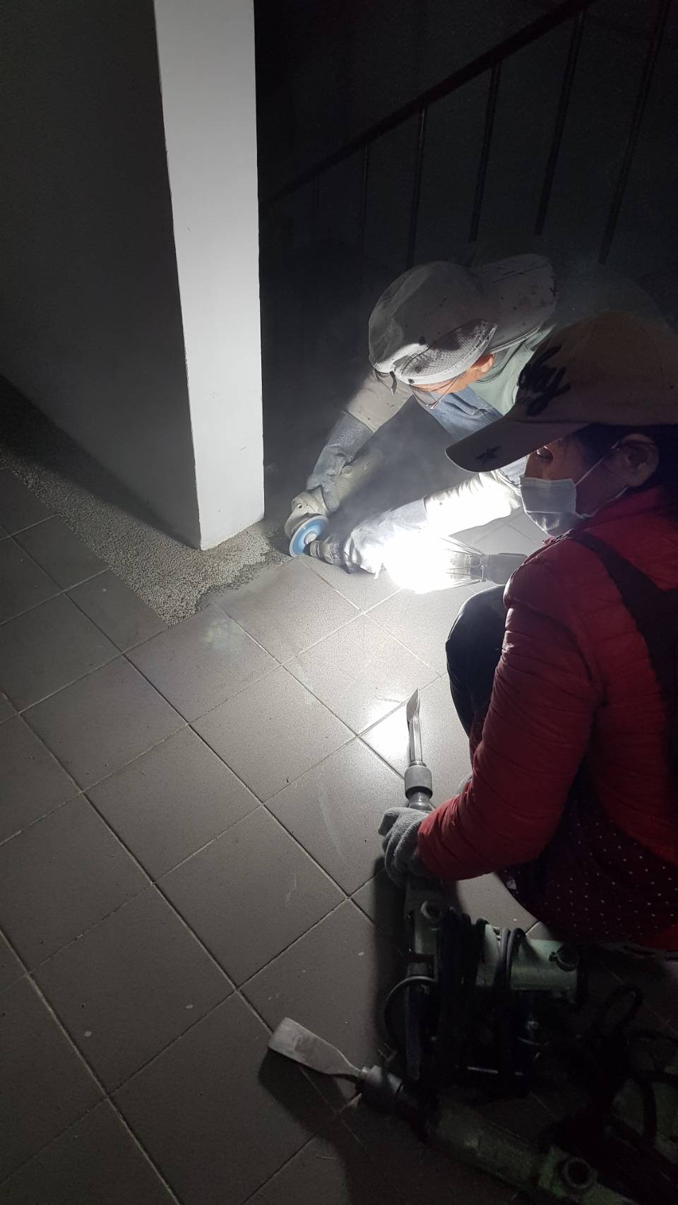 新店區公所B1F梯間導水作業
