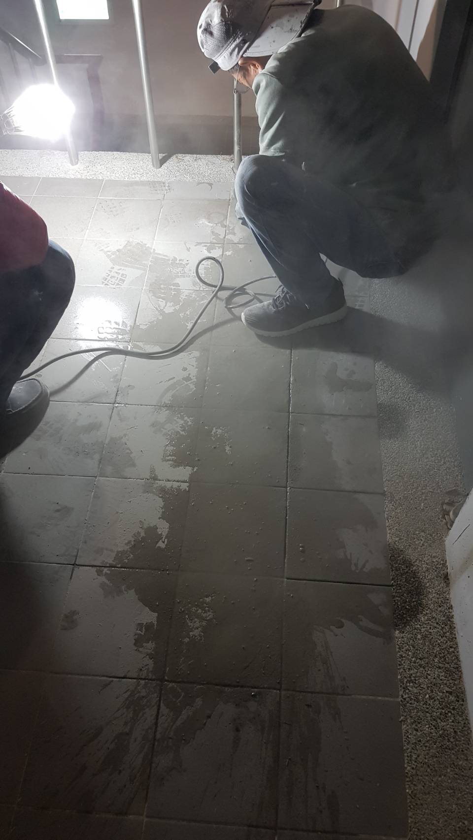 新店區公所B1F梯間導水作業