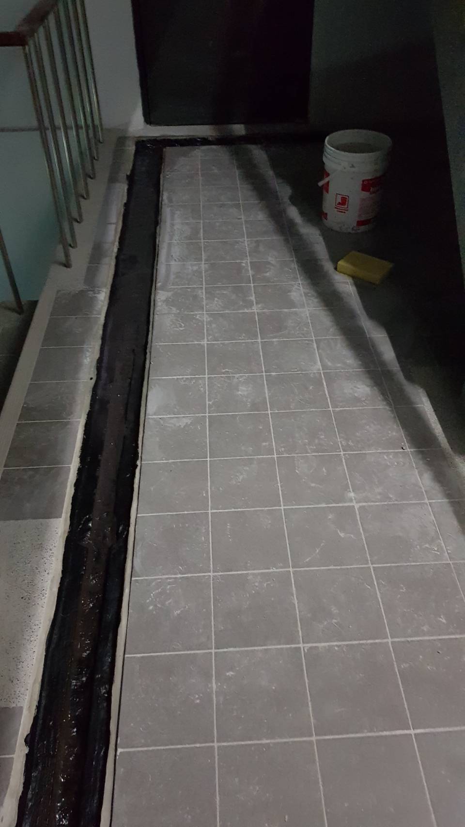 新店區公所B1F梯間導水作業
