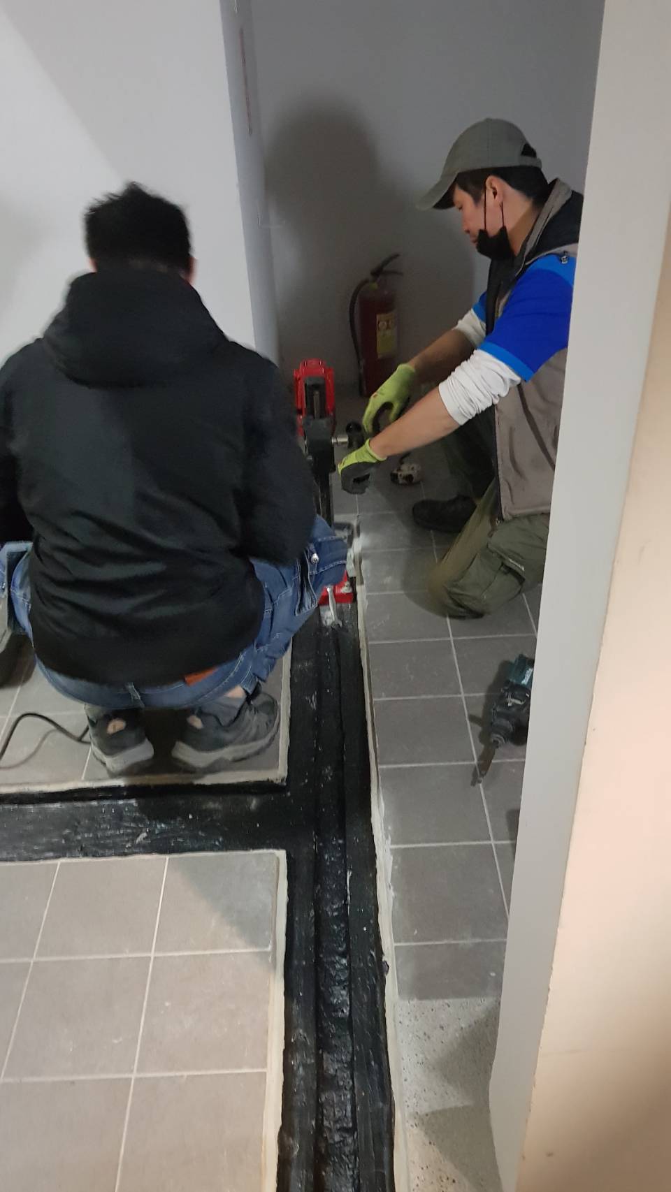 新店區公所B1F梯間導水作業