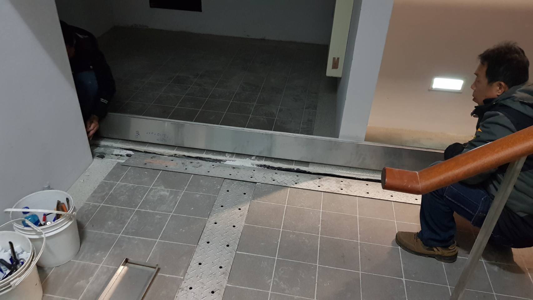 新店區公所B1F梯間導水作業
