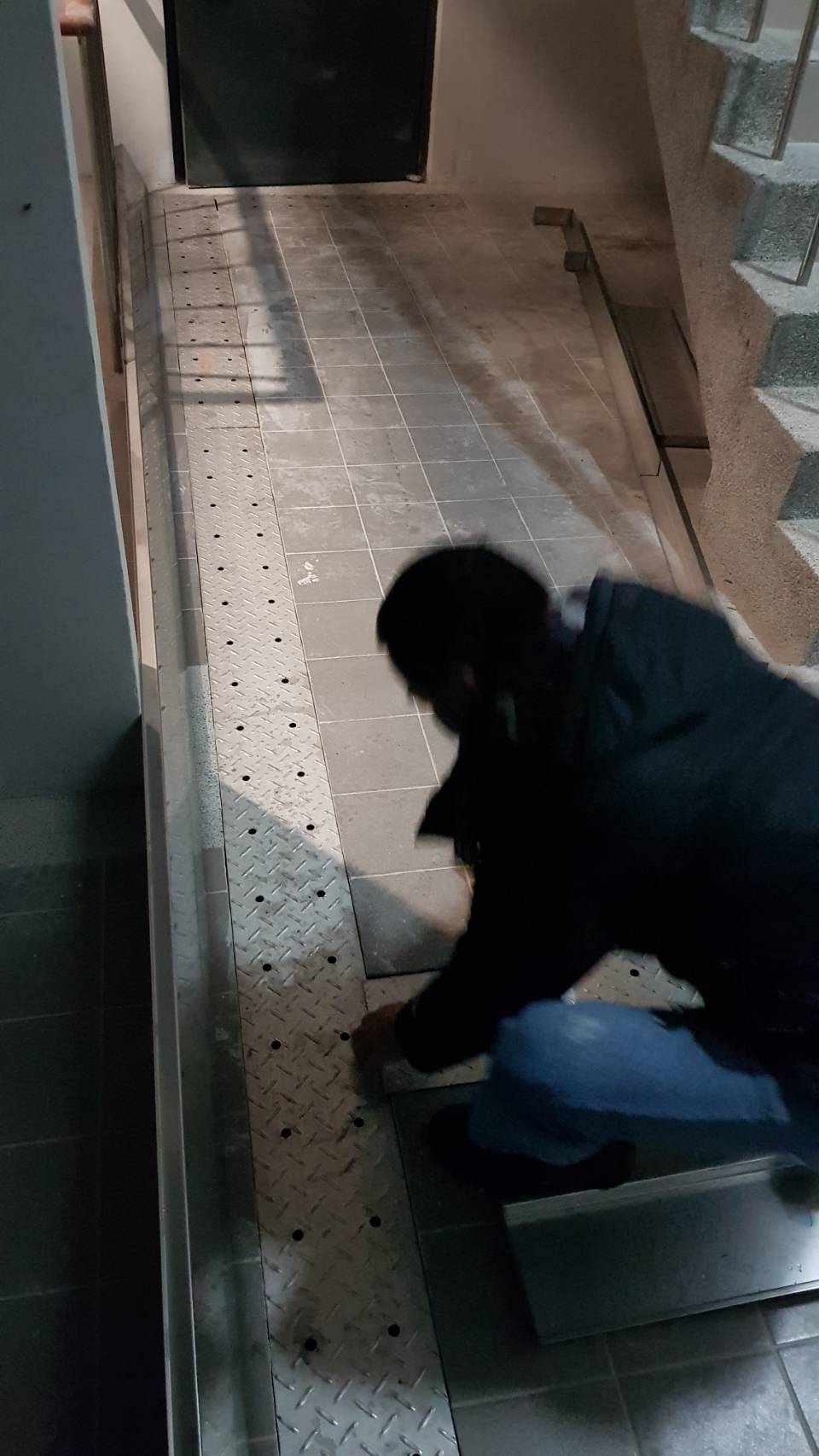 新店區公所B1F梯間導水作業