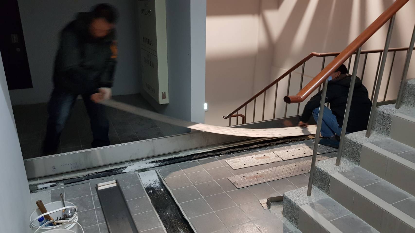 新店區公所B1F梯間導水作業